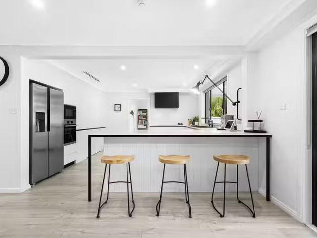 Cozy 13 Duff Place, Castle Hill NSW 2154