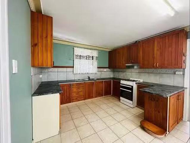 Just in! 13 Dix Street, Kepnock, QLD 4670