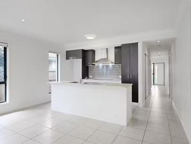 Just in! 13 Fyfe Street, Walloon, QLD 4306