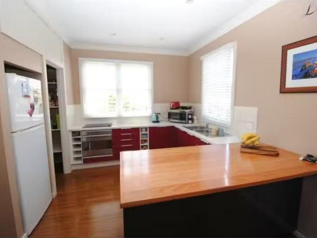 New 13 Inner Crescent, Lithgow House for rent Listed by Varun.