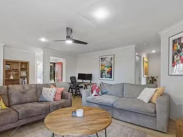 Rental! 13 Kowhai Place, Nerang, QLD 4211