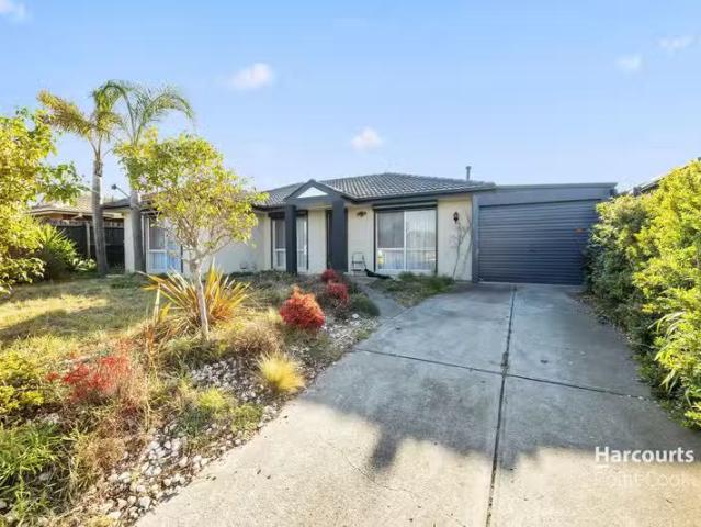 Cozy 13 Shearwater Court, HOPPERS CROSSING, VIC 3029 House f.