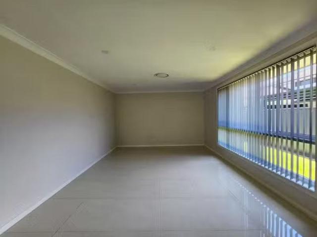 Cheap 13 Venturer Parade, Leppington House for rent Listed by.