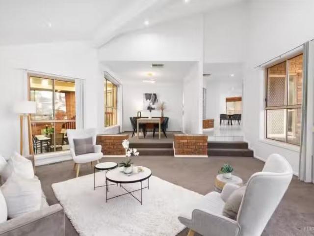 Charming 13 Villosa Court, Mill Park VIC 3082 House Auction