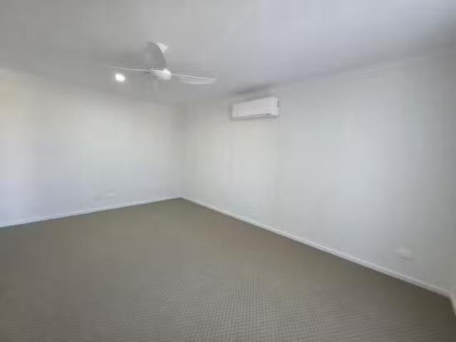 Deal! 1 Camelia Circuit, Wondunna, QLD 4655