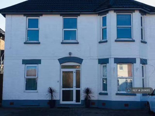 Deal! 1 BA 3 bedroom maisonette for rent in Southbourne, Bourn.