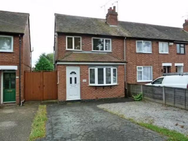 For Rent! 1 BA 3 bedroom end of terrace house for rent in Rose.
