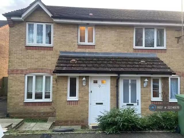 For Rent! 1 BA 3 bedroom end of terrace house for rent in Y Ci.