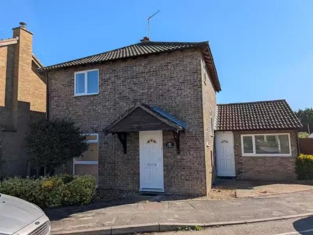 Rental! 1 BA 3 bedroom house for rent in Lode Avenue, Waterbea.