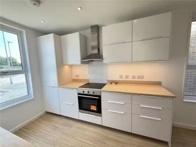 Nice 1 BA 3 bedroom property for rent in Maud Allen Way, Littl.