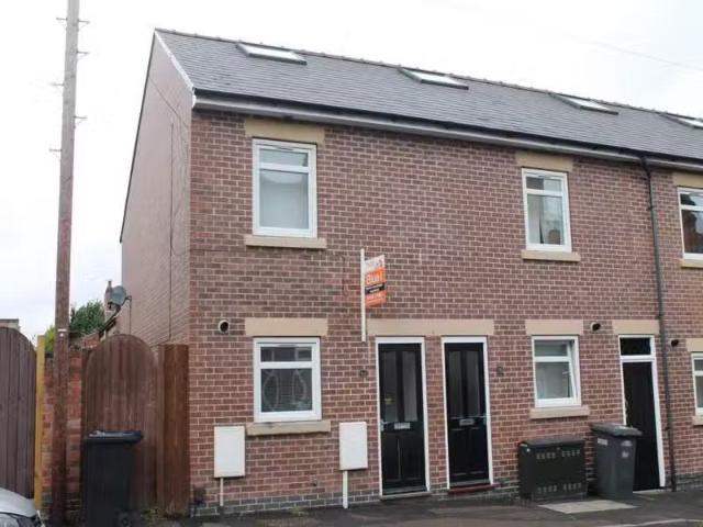 Rental! 1 BA 3 bedroom semi detached house for rent in Cecil S.