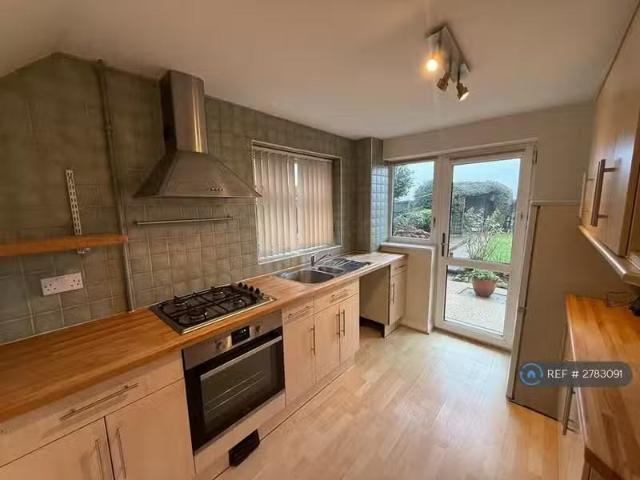Just in! 1 BA 3 bedroom semi detached house for rent in Ambles.