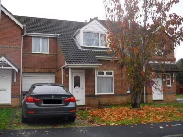Unique 1 BA 3 bedroom semi detached house for rent in Bluebell.