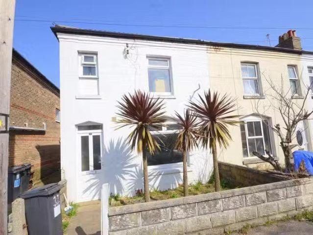 Unique 1 BA 3 bedroom semi detached house for rent in Garfield.