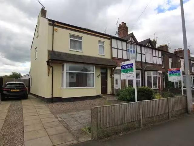 Cozy 1 BA 3 bedroom semi detached house for rent in Vicars Cro.
