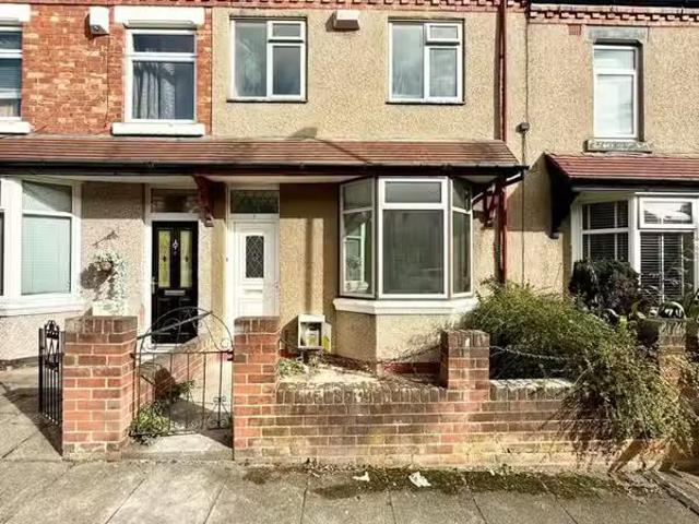 Cheap 1 BA 3 bedroom terraced house for rent in Coniston Stree.