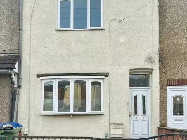 New 1 BA 3 bedroom terraced house for rent in Hainton Avenue.