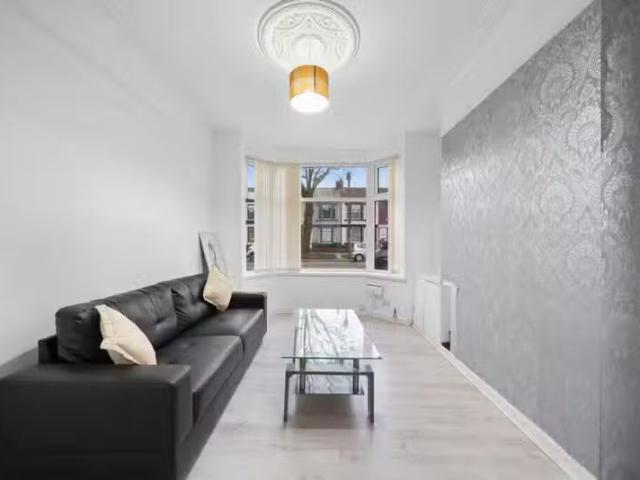 For Rent! 1 BA 3 bedroom terraced house for rent in 214 Stanle.