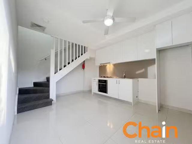Charming 1 BA 10/47 49 Spurway Street, Ermington, NSW 2115