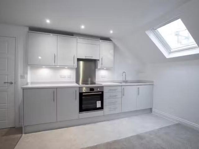 Deal! 1 BA 1 bedroom apartment for rent in Albion Place, Chelt.
