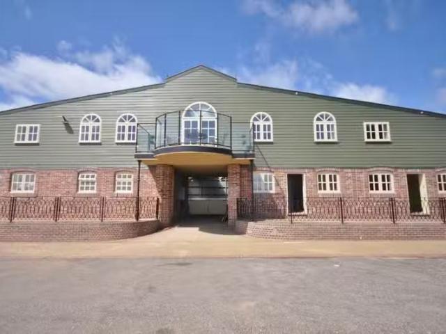 Rental! 1 BA 1 bedroom apartment for rent in Ashfields, Great.