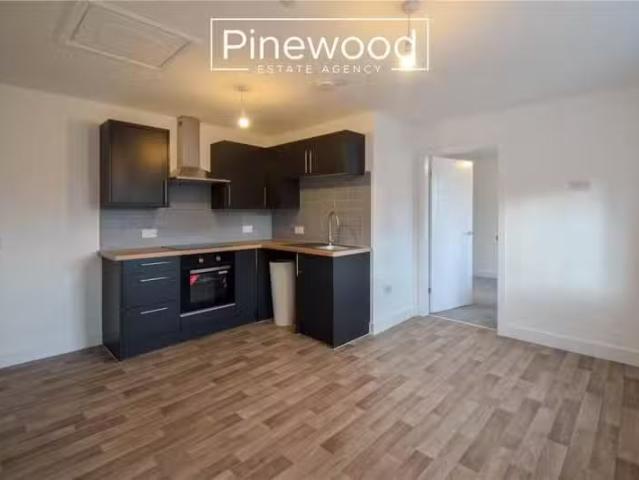For Rent! 1 BA 1 bedroom apartment for rent in Cable Street, C.