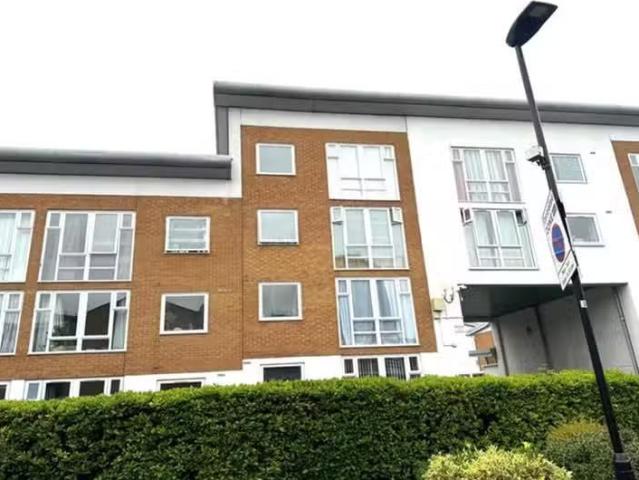 Nice 1 BA 1 bedroom apartment for rent in Felixstowe Court, E16