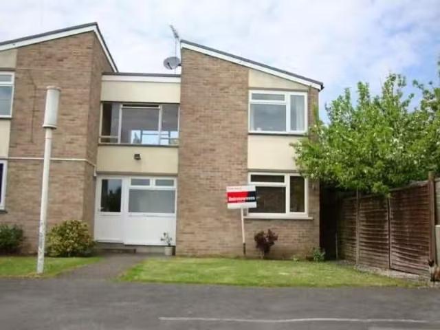 For Rent! 1 BA 1 bedroom apartment for rent in St Martins Cour.
