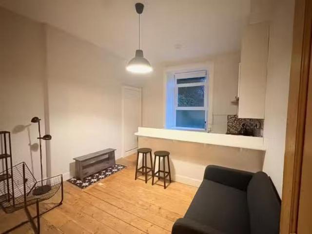 Unique 1 BA 1 bedroom flat for rent in 11 Orwell Terrace, Dalr.