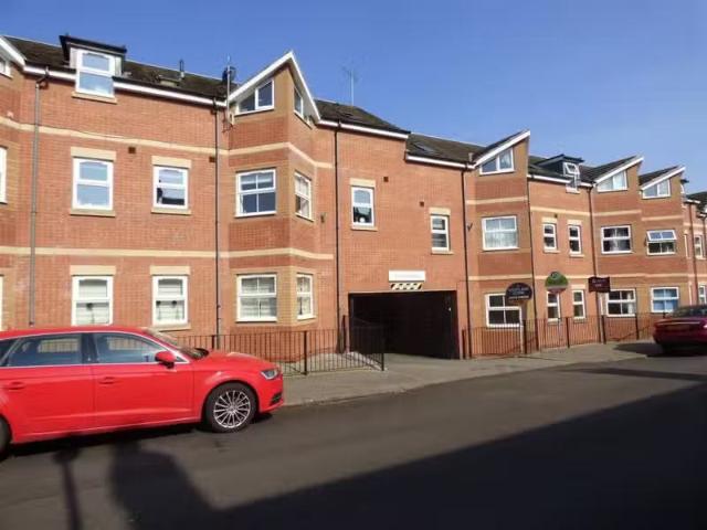Cozy 1 BA 1 bedroom flat for rent in Consort Place, Shakleton.