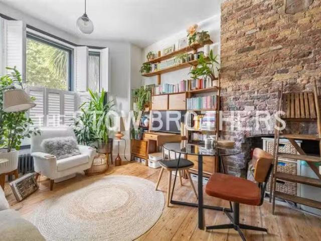 Nice 1 BA 1 bedroom flat for rent in Cricketfield Road, Hackne.