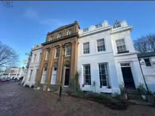 Rental! 1 BA 1 bedroom flat for rent in Amelia Road, Worthing.