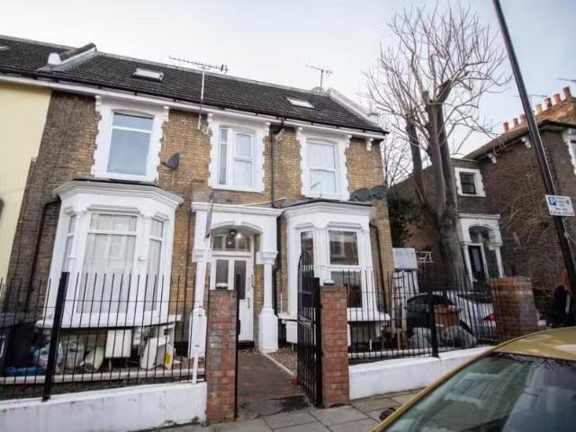 Charming 1 BA 1 bedroom flat for rent in Bodney Road, Hackney.