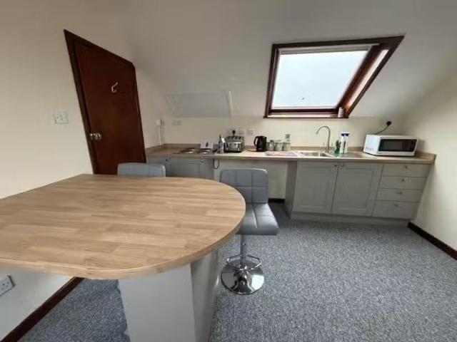 Deal! 1 BA 1 bedroom flat for rent in Beckington, Frome,, BA11