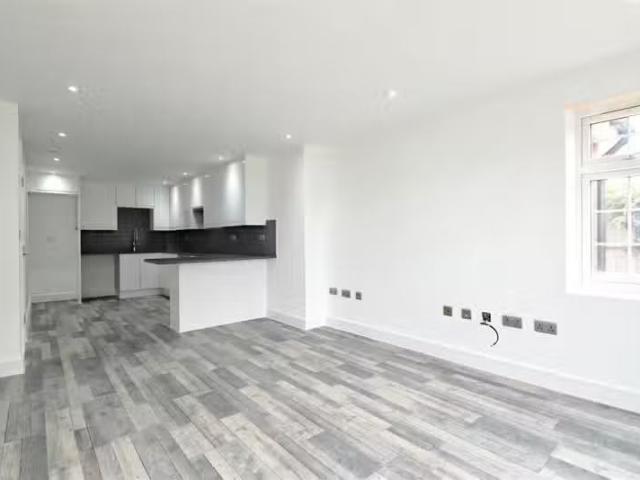 Just in! 1 BA 1 bedroom flat for rent in Broomfield Road, 4 Ch.