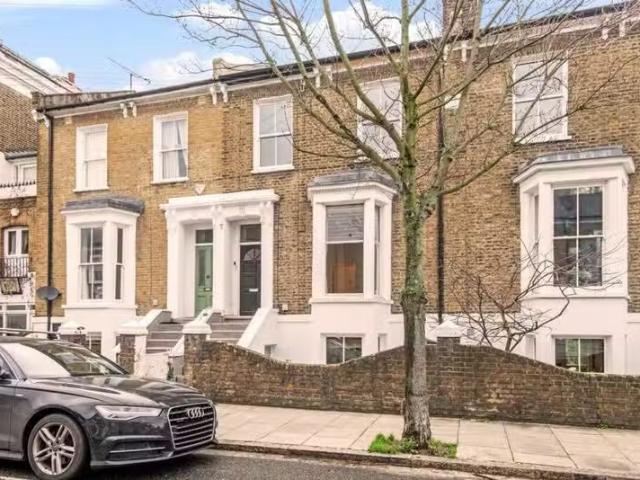 Unique 1 BA 1 bedroom flat for rent in Forest Road, London Fie.