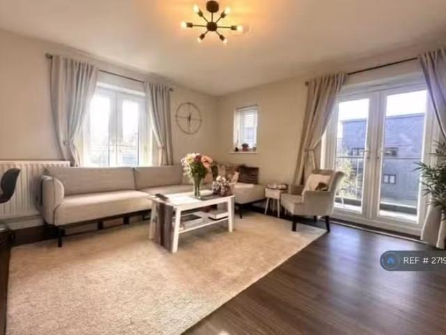 Nice 1 BA 1 bedroom flat for rent in Florence Close, Great War.