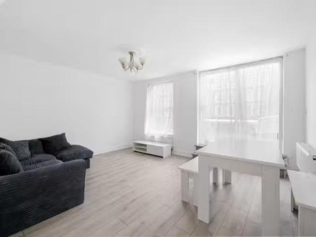 Charming 1 BA 1 bedroom flat for rent in Kingsland Road, Dalst.