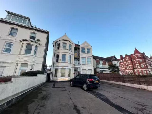 Deal! 1 BA 1 bedroom flat for rent in Marine Parade East, Clac.