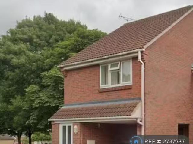 For Rent! 1 BA 1 bedroom flat for rent in Meerbrook Close, Oak.