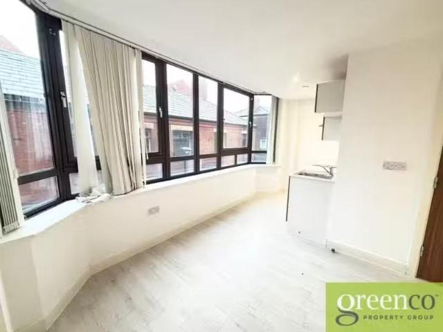 Deal! 1 BA 1 bedroom flat for rent in Nelson Square, Bolton, BL1