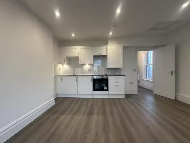 Cozy 1 BA 1 bedroom flat for rent in Whitstable Road, Canterbu.