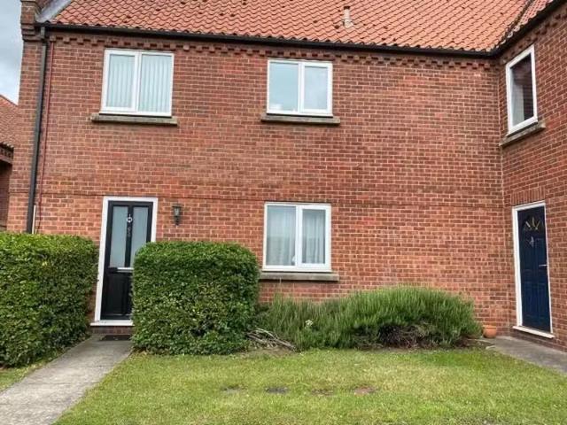 Rental! 1 BA 1 bedroom ground floor flat for rent in High Stre.