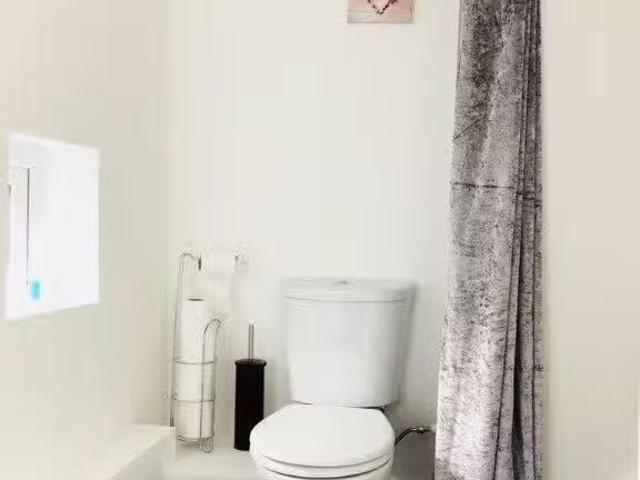 Nice 1 BA 1 bedroom house for rent in The Triangle, Bournemout.