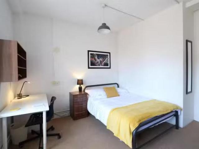 Deal! 1 BA 1 bedroom house share for rent in Cumberland Street.