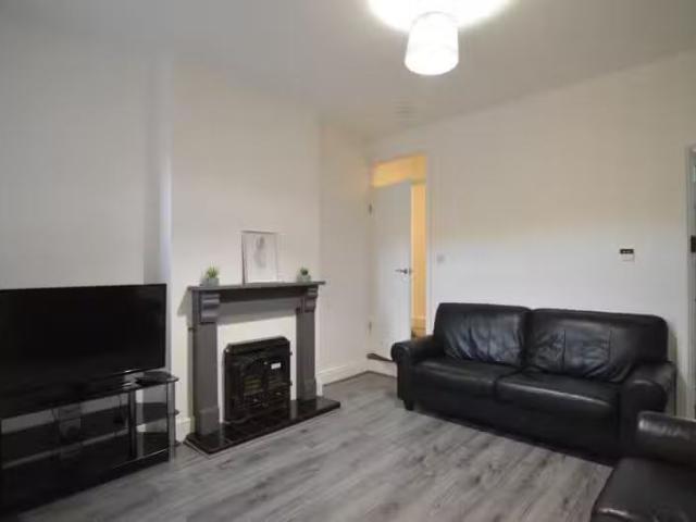 New 1 BA 1 bedroom house share for rent in Camp Hill Road, Nun.
