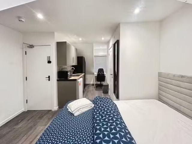 Rental! 1 BA 1 bedroom house share for rent in Canterbury Road.