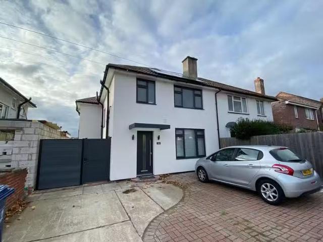 Cozy 1 BA 1 bedroom house share for rent in Room 1, 216 Pevere.
