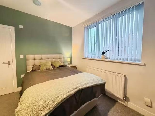 Rental! 1 BA 1 bedroom house share for rent in Rowditch Avenue.