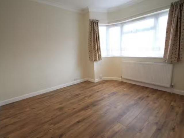 Unique 1 BA 2 bedroom maisonette for rent in Shepperton Road.